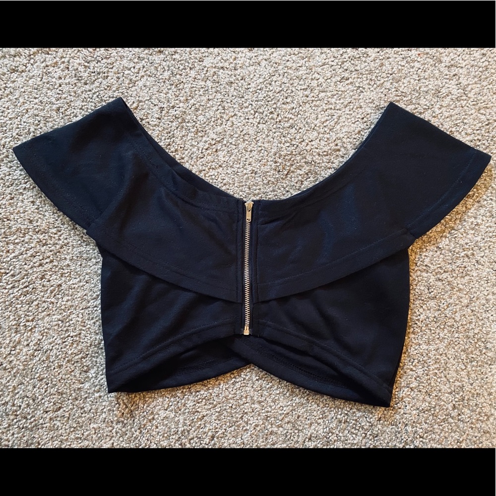 crop top - Picture 2 of 3